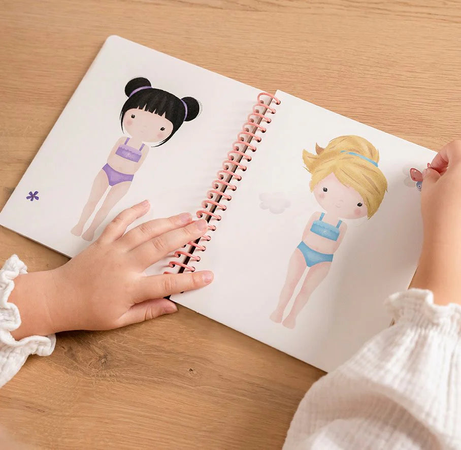 Little Dutch - Libro di travestimenti e adesivi - Rosa & Friends