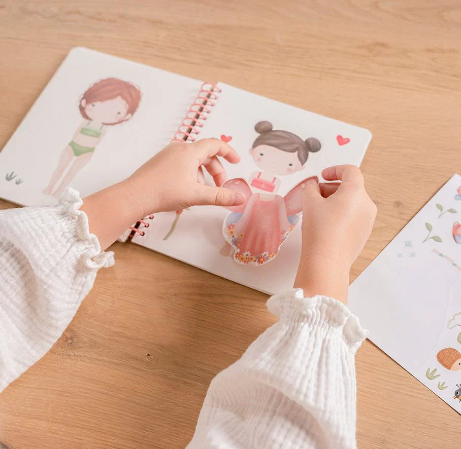Little Dutch - Libro di travestimenti e adesivi - Rosa & Friends