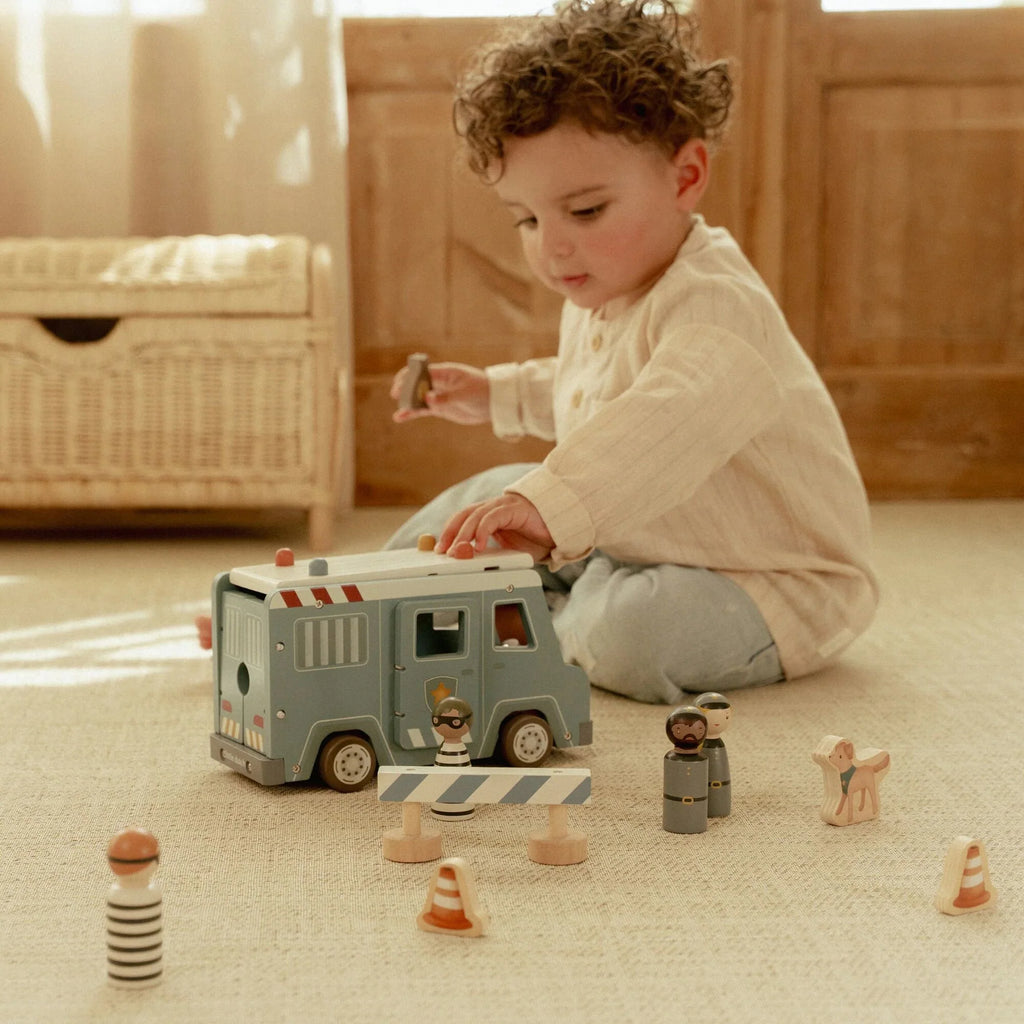 Little Dutch -Auto  Della  Polizia In Legno – Con Personaggi