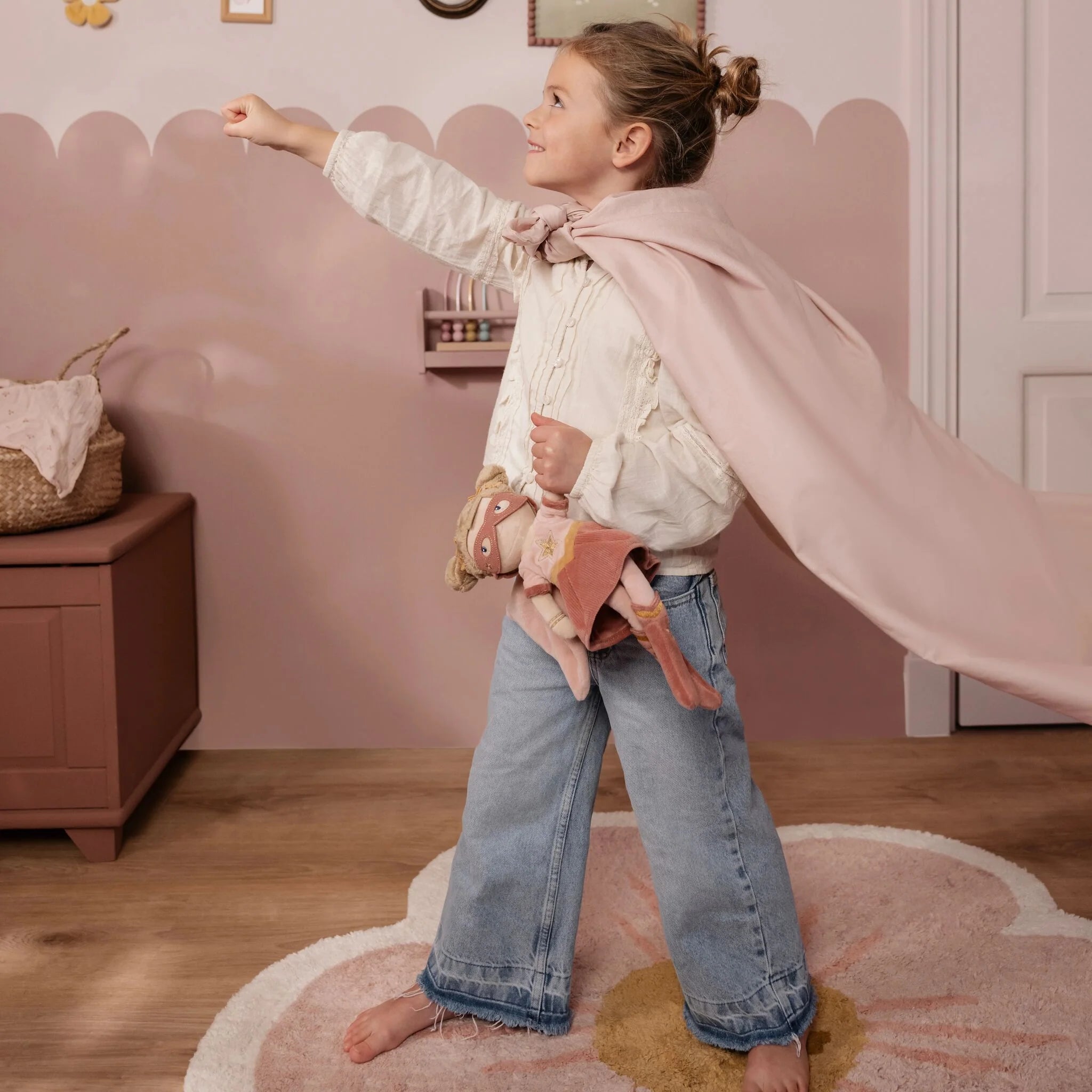 Little Dutch - Bambola da coccolare supereroina Rosa - 35 cm