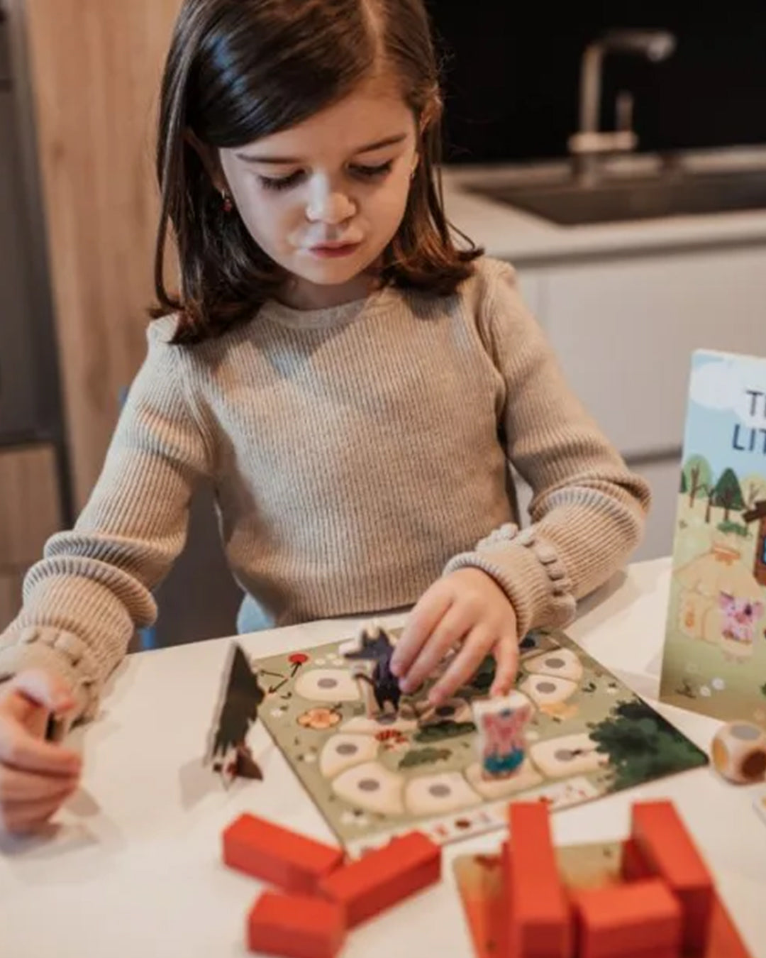 Sassi Editore - I tre porcellini. Arriva il lupo! - Gioco di società e libro