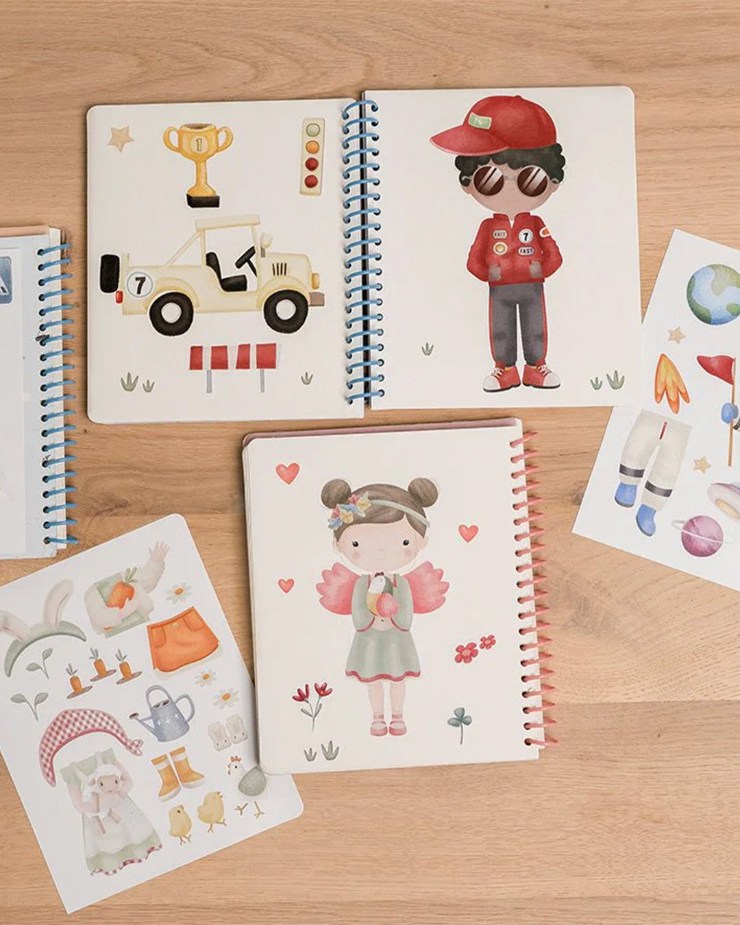 Little Dutch - Libro di travestimenti e adesivi di Jim & Friends