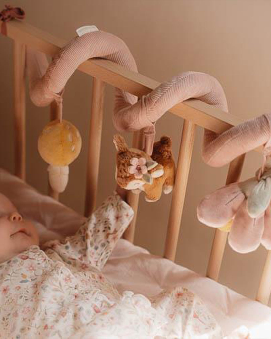 Little Dutch - Spirale di attività - Rosa - Giardino delle fate