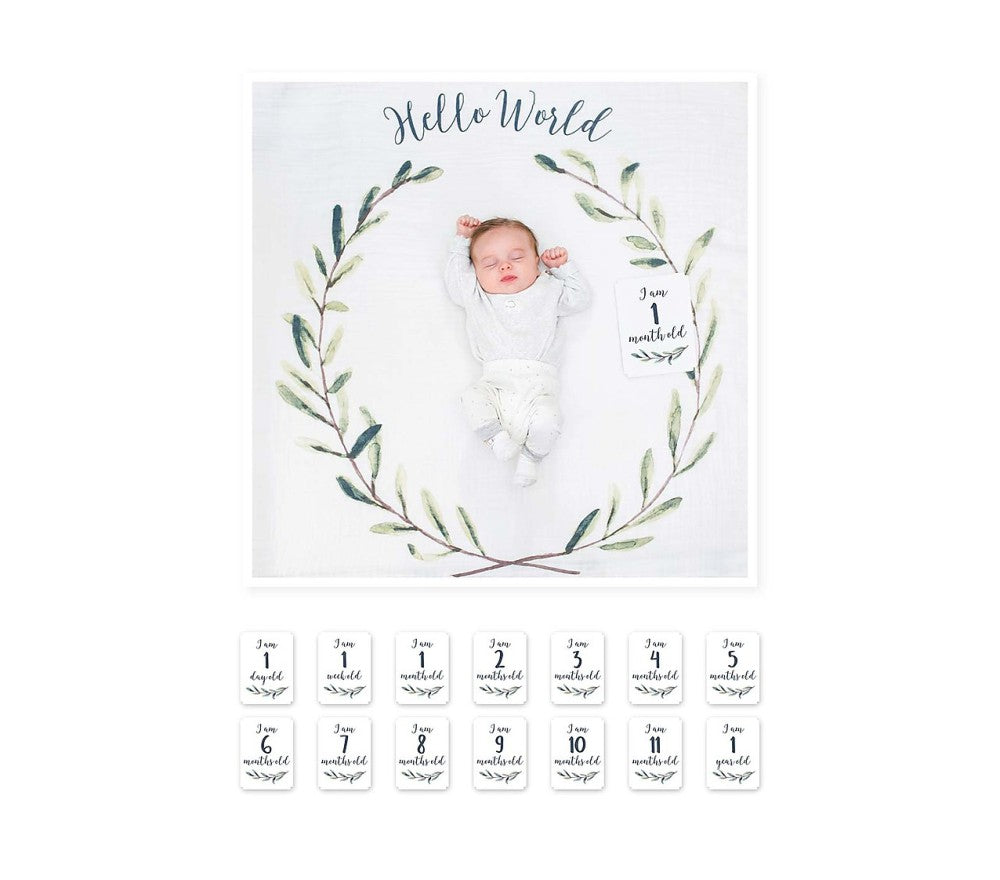 Lulujo-KIT PRIMO ANNO - COPERTINA MUSSOLA DI COTONE E ACCESSORI FOTO - HELLO WORLD